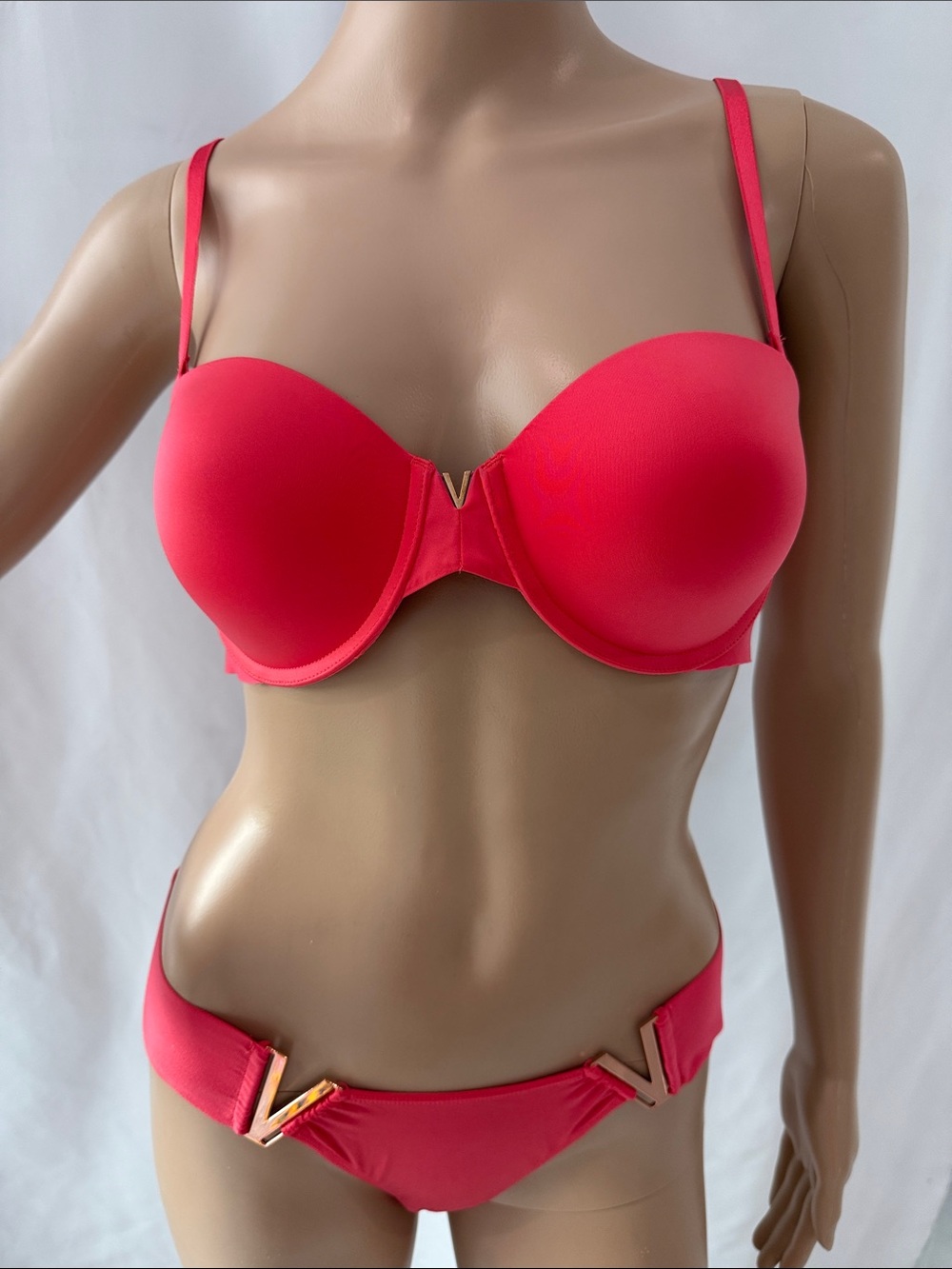 Victoria's Secret Multi way Bra Size 34C matching Bikini Size M